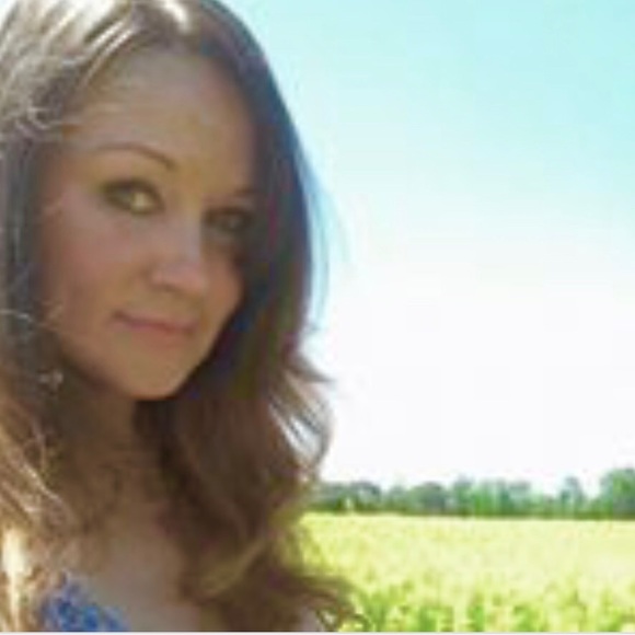 Meet your Posher, Shawna - Picture 2 of 2